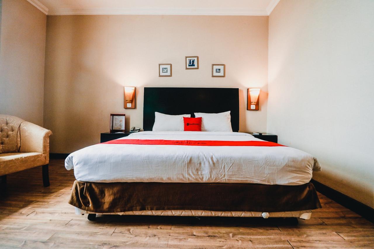Reddoorz Premium @Jalan Jendral Sudirman Palembang Hotel Bagian luar foto