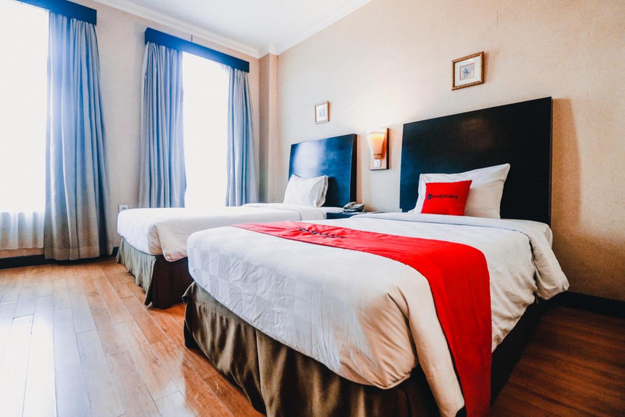 Reddoorz Premium @Jalan Jendral Sudirman Palembang Hotel Bagian luar foto